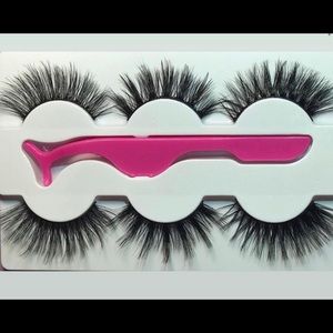 False eyelashes